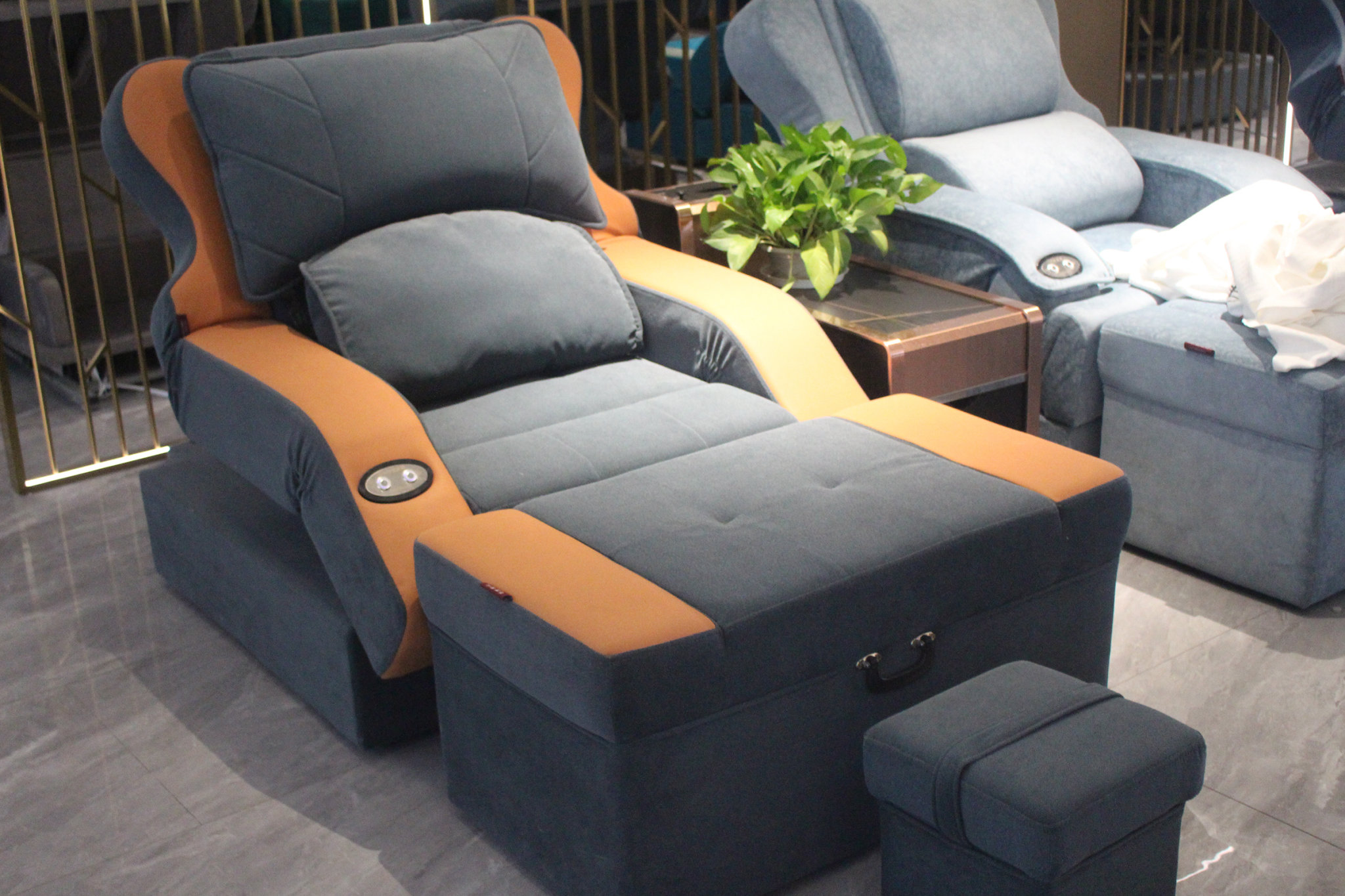 2025年智能足浴沙發(fā)市場(chǎng)持續(xù)升溫：創(chuàng)新設(shè)計(jì)引領(lǐng)健康消費(fèi)新趨勢(shì)